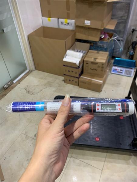 Nhiệt kế đo nhiệt độ nước